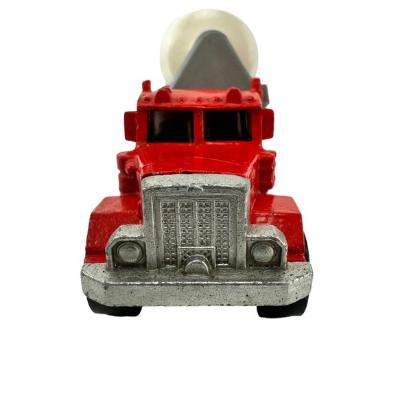 Hot Wheels 1979 Peterbilt Cement Truck - Picture 4 of 6